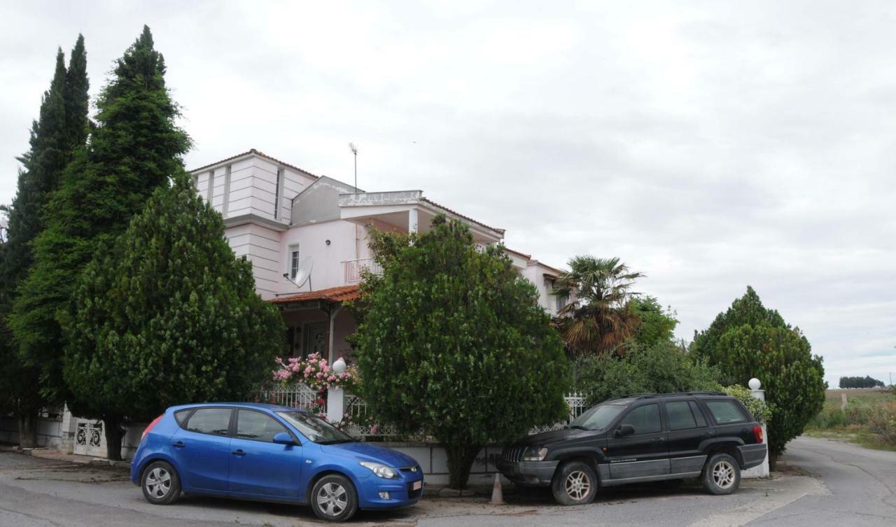 House Of Arts Apartment Pélla Exterior photo